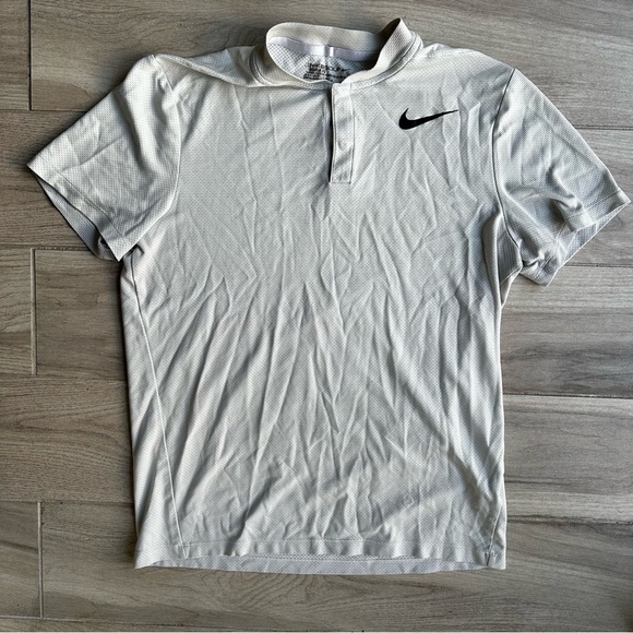 Nike Men's Light Gray Polo Shirt - Picture 1 of 3